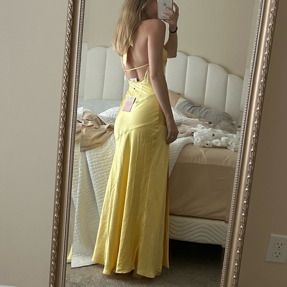Hello Molly ENCHANTED BEAUTY HALTER SATIN MAXI DRESS YELLOW - Picture 4 of 4